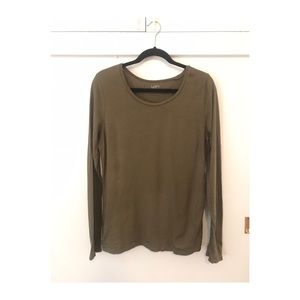 Green long sleeve top